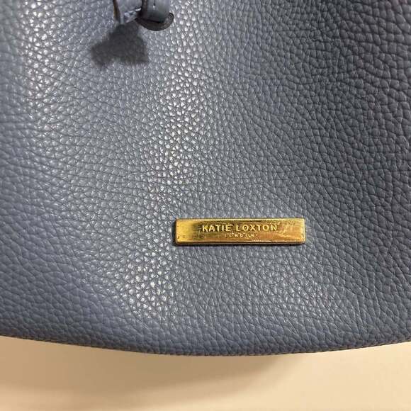 Katie Loxton Chloe Bucket Bag Pale Blue Faux Leather - Picture 2 of 3